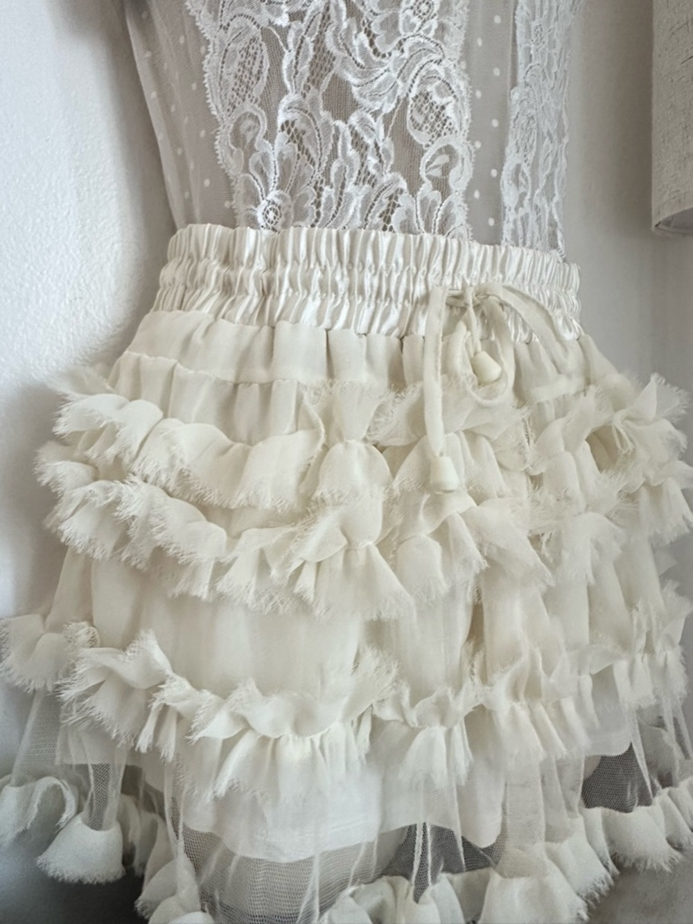 Vintage Women's White Ruffle Layered Mini Skirt - Unbranded - Picture 4 of 10